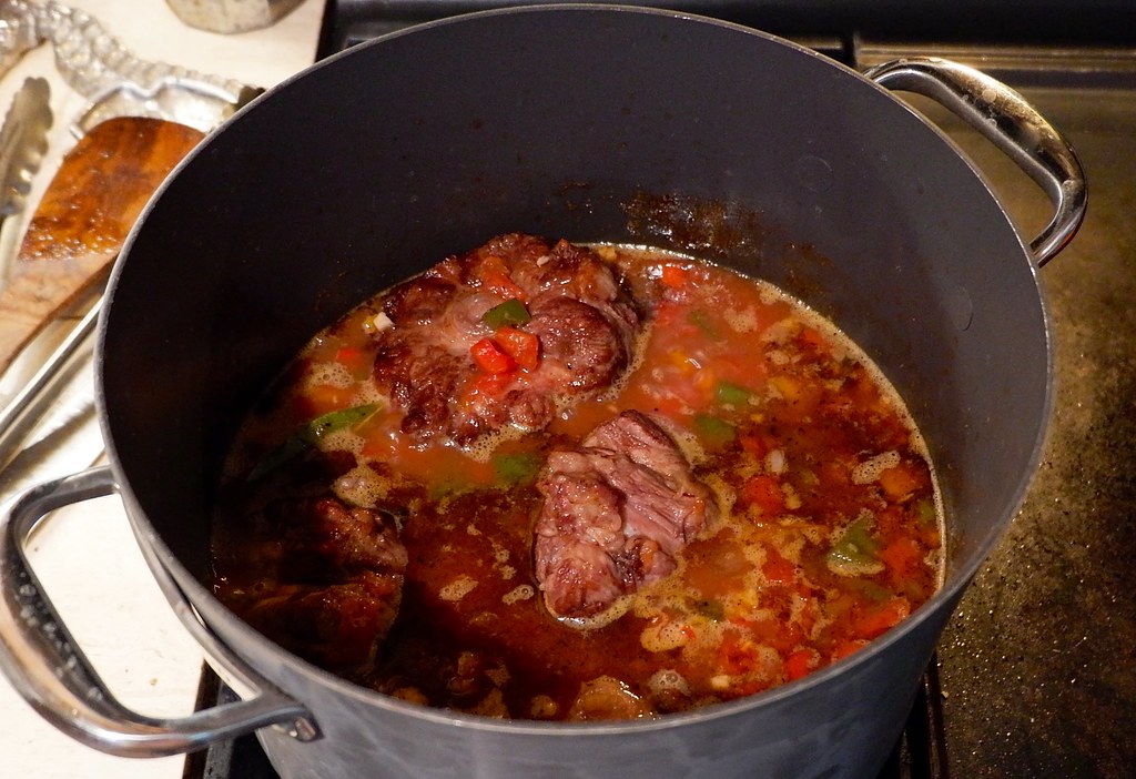 Rabo de toro estofado al vino tinto (imagen de muestra)